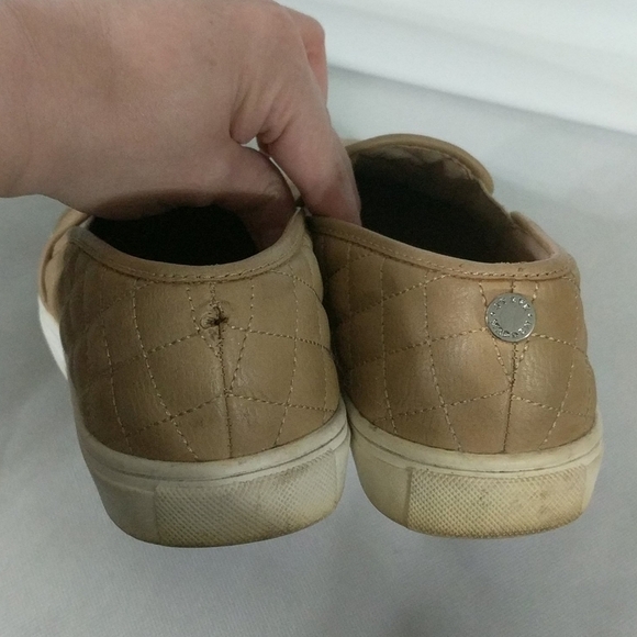 Steve Madden Zaander Quilted Tan Slip On Shoes Loafers - size 8.5 - Picture 5 of 8